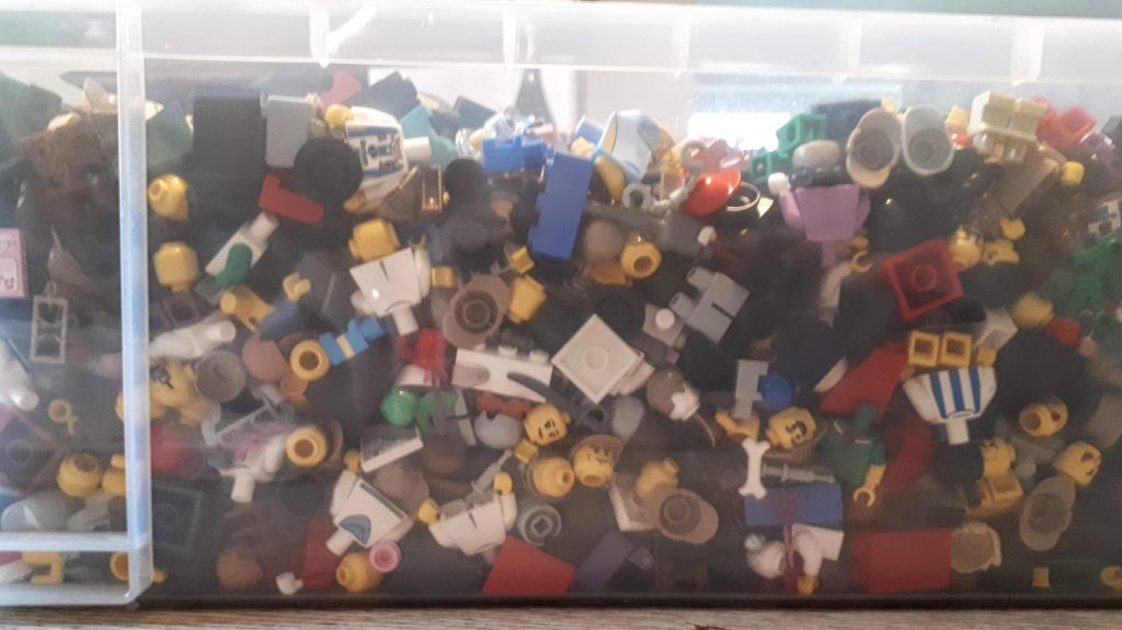 4kg of Minifig Parts!